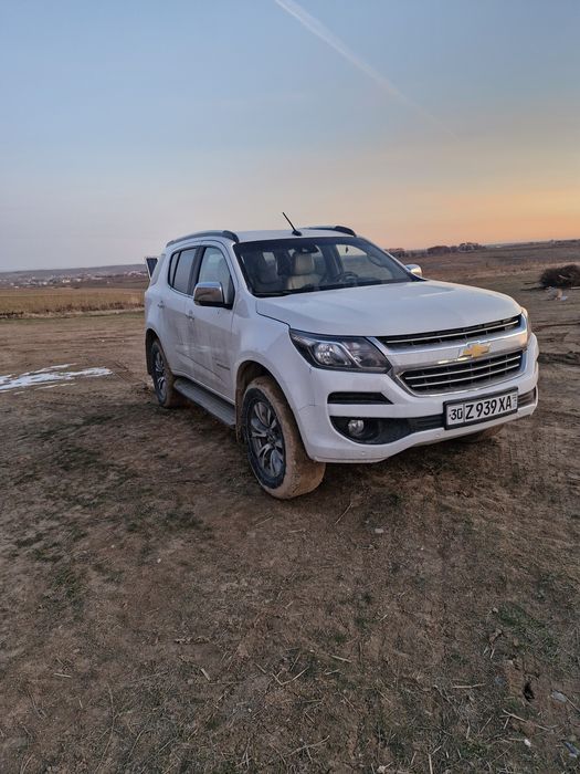 Траилблайзер эркакларни мошинаси  2020йил