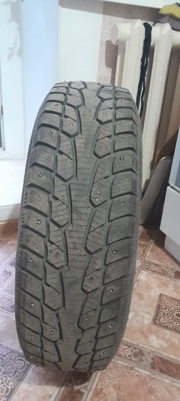 Продам шины зимние на R15