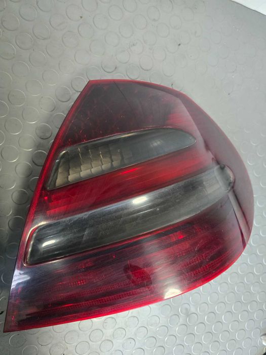 Продаваме комплект стопове за Mercedes E Class W211 Avangarde Sedan