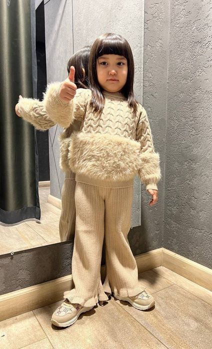 Ayollar va bolalar uchun kiyim kechaklar optim naxda