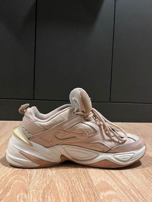 Кроссовки Nike женские, 40 размер