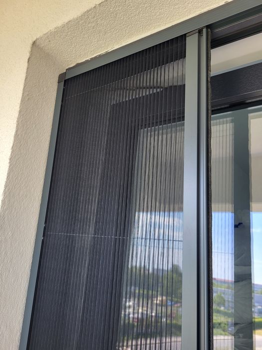 Jaluzele noapte-zi; rolete textile; rulouri exterioare; plase insecte