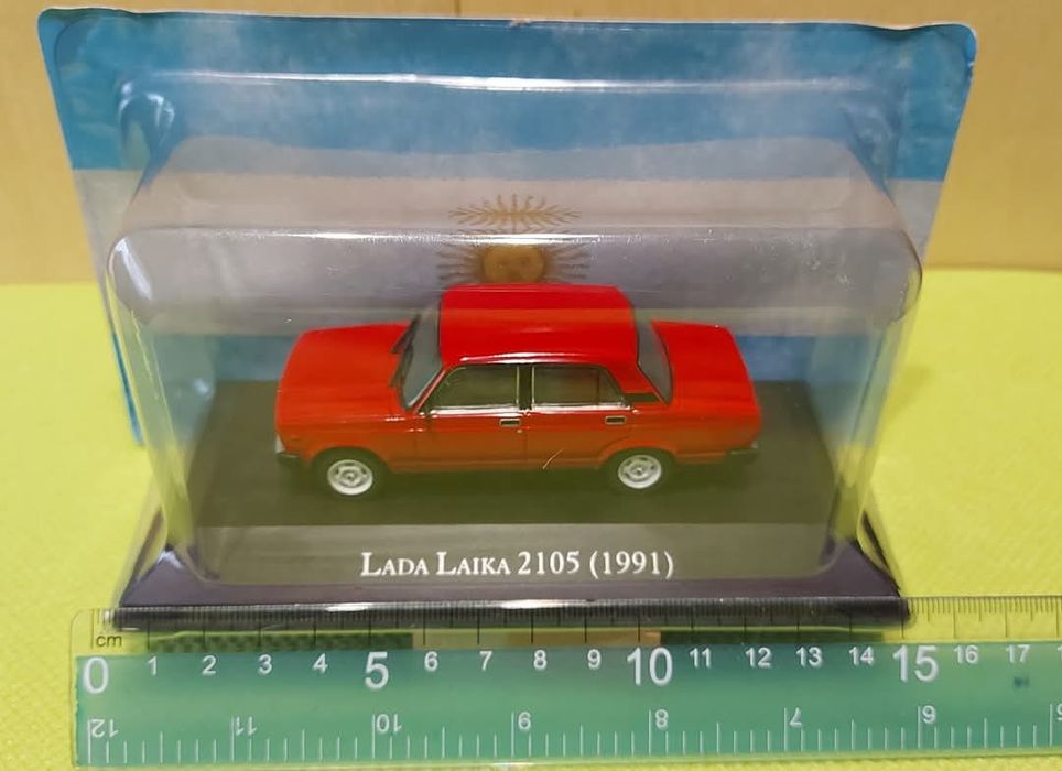 Lada 2105. Цена: 50лв. (1/775). Мащаб 1:43, метал и пластмаса