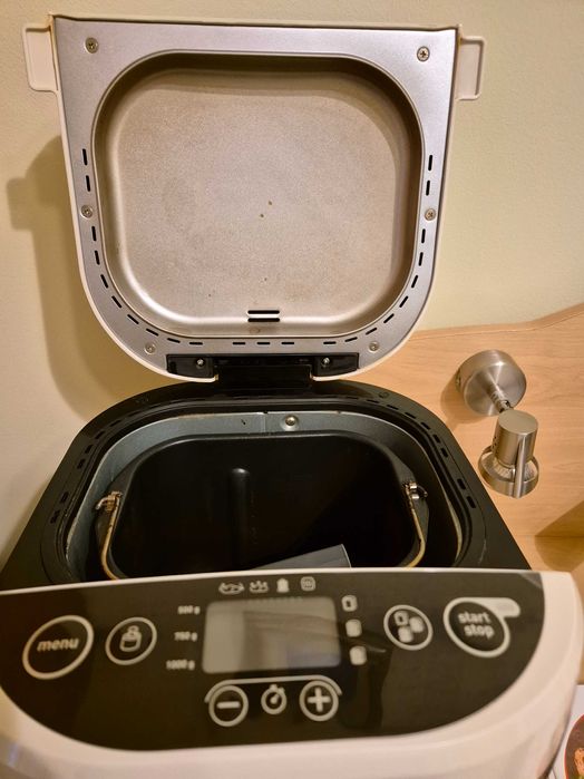 Продавм хлебопекарна Moulinex или еър фрайер Tefal
