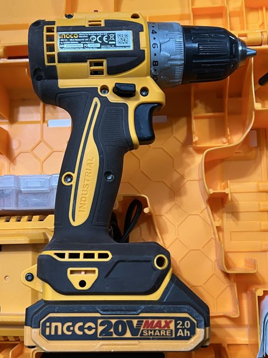 Шуруповерт ingco