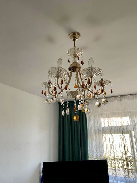 Продам люстру в хорошем состоянии