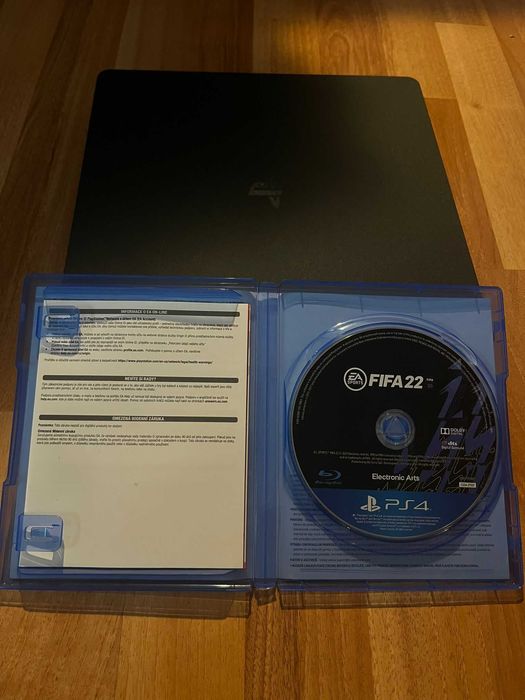 PS 4 cu 1 controller si 3 jocuri originale