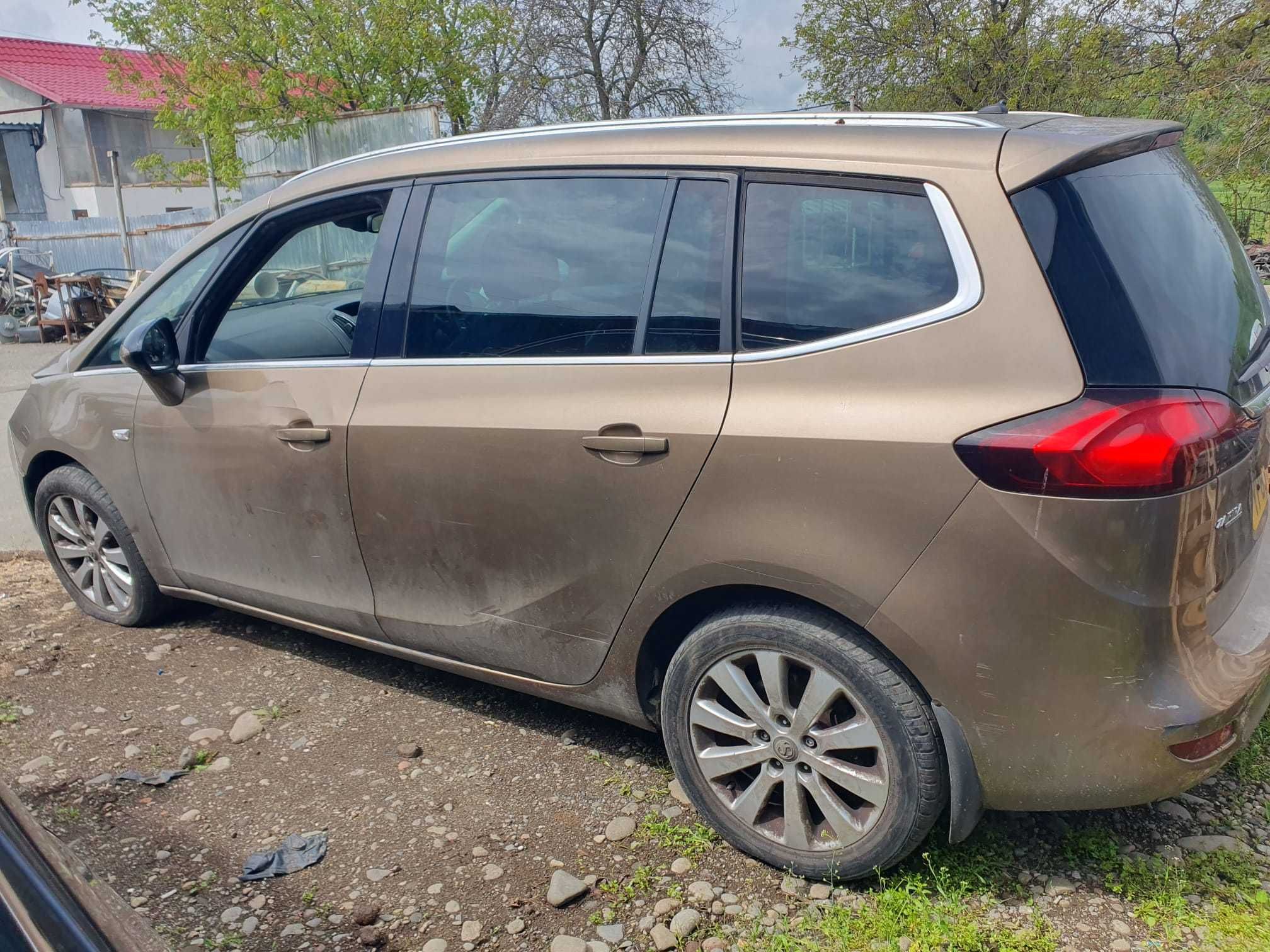 Dezmembrez Opel Zafira C Tourer 2.0 CDTI 2013