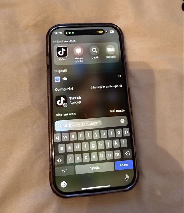 Vând iPhone 16 Pro alb