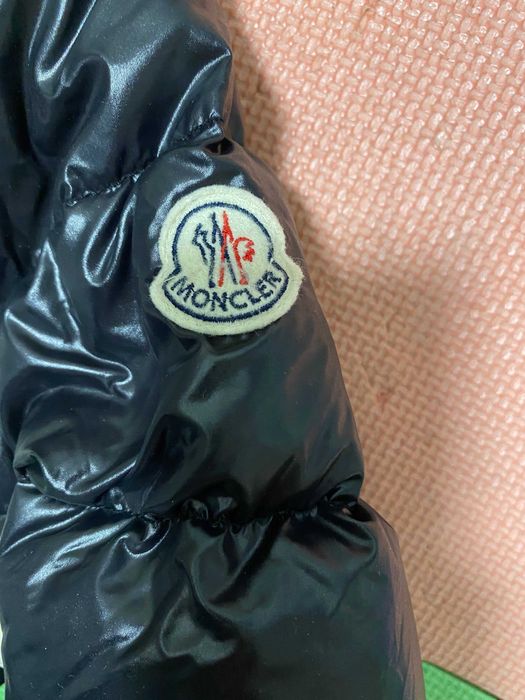 ''Moncler''оригинално дамско пухено яке S -М размер