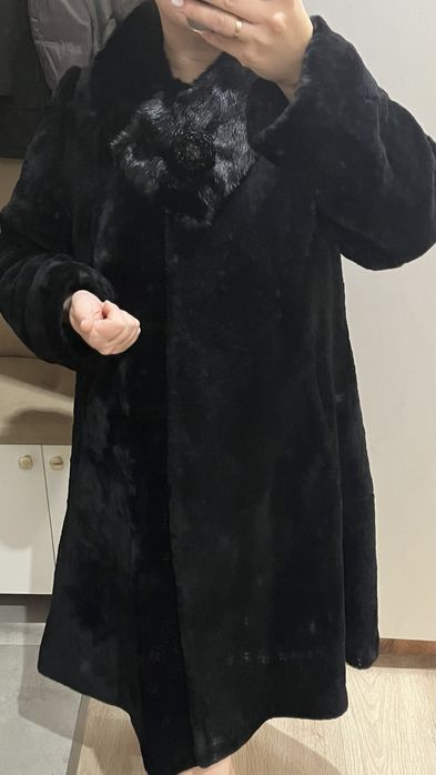 Мутоновая шуба с норковым воротником