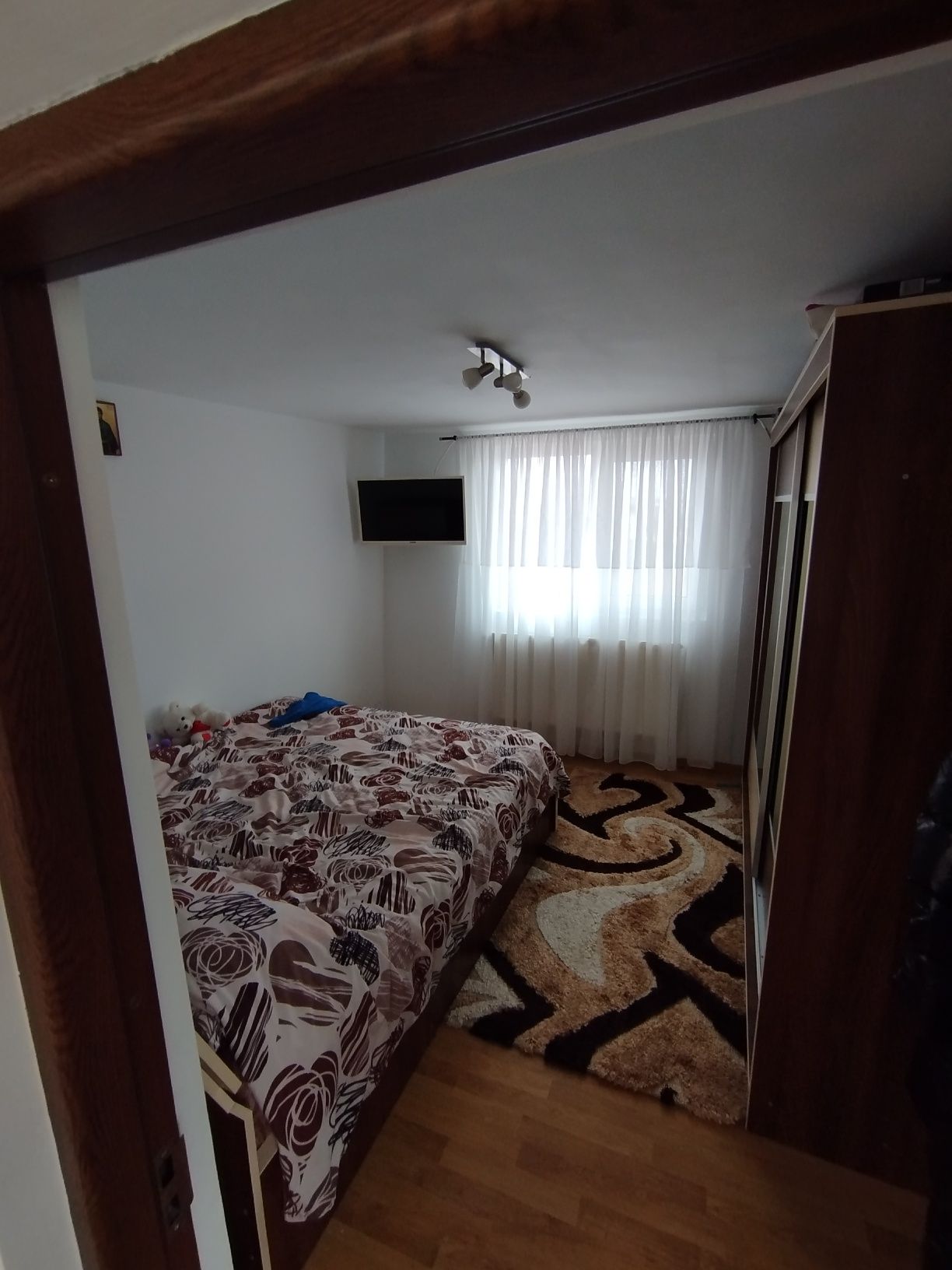 SUPER OFERTA!!!Vând 2 case cu spatiu comercial!