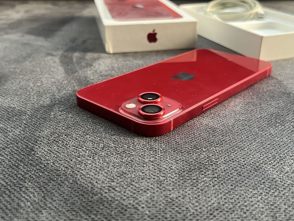 Бартер iPhone 13 256gb red 100%