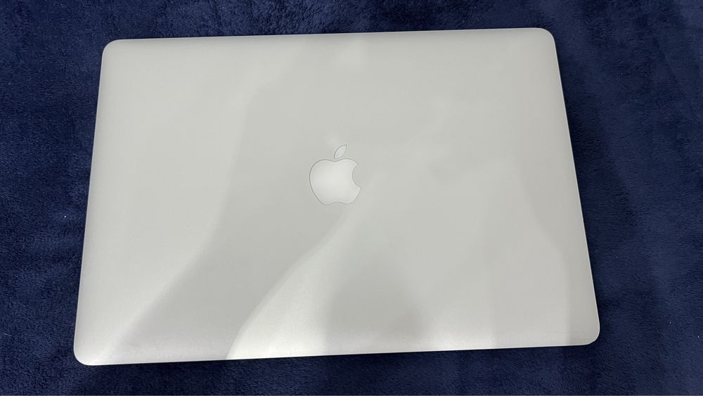 Vând MacBook Pro 15" 2015 defect (MacBook 15 inch A1398)