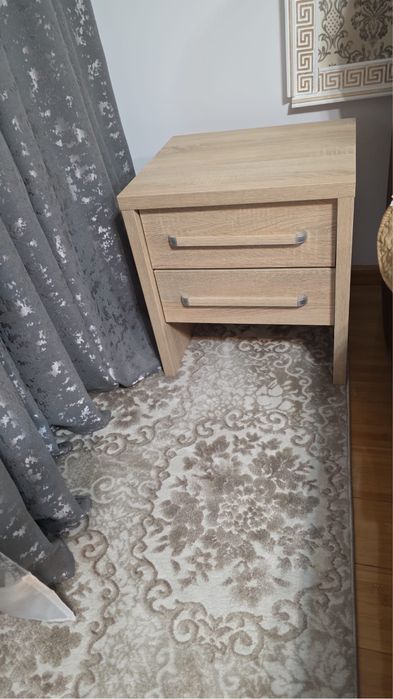 Dormitor(pat,doua noptiere,comoda tv )