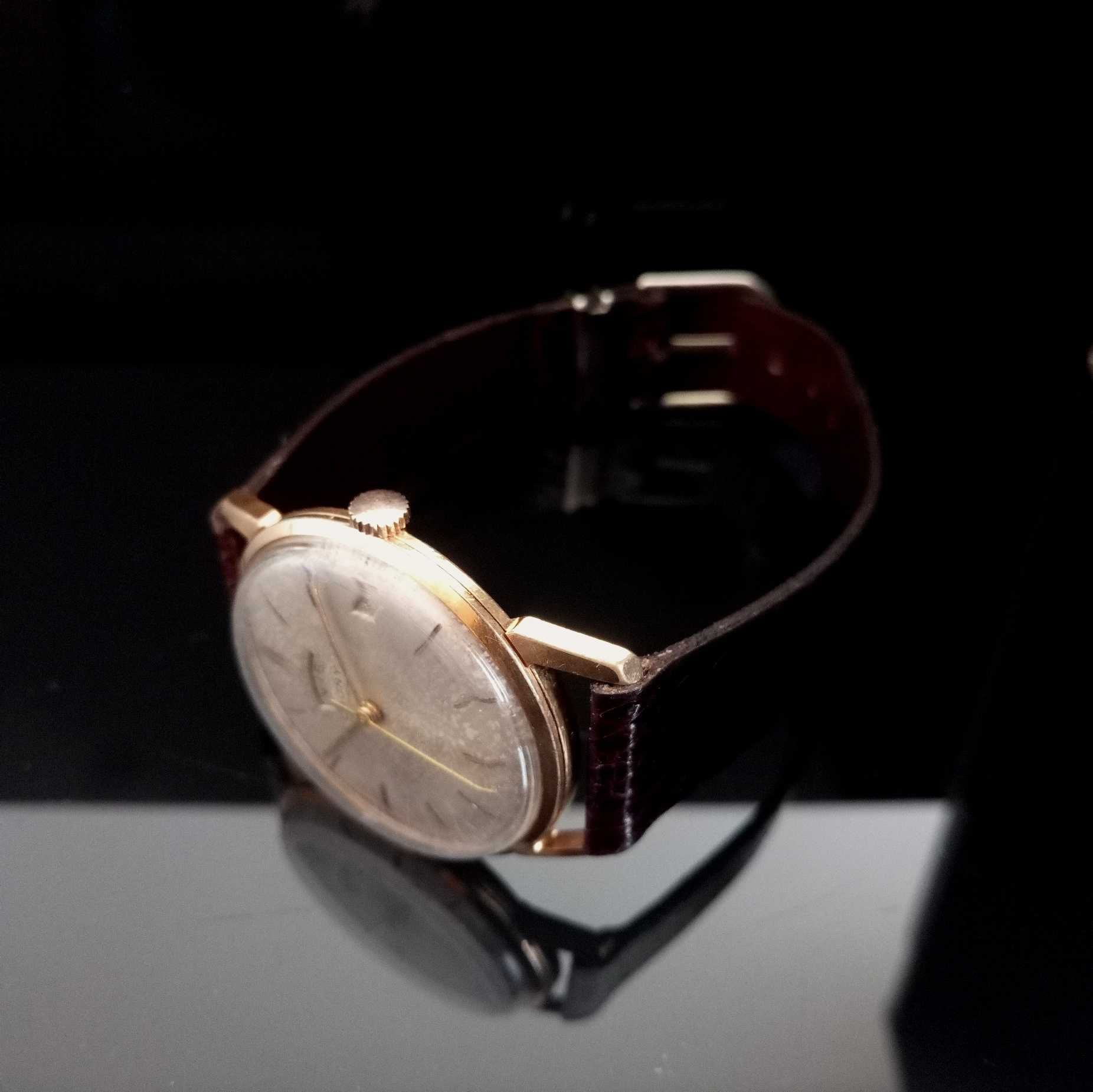 1950's Vintage Swiss Cauny Triomphe мъжки дрес часовник