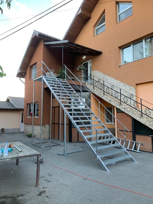Scara metalica zincata exterioara pt  casa , beci și incendiu ISU