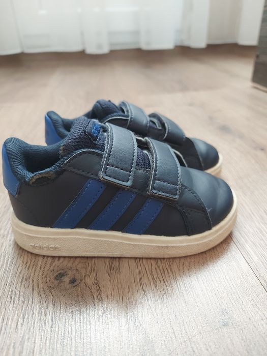 Маратонки adidas