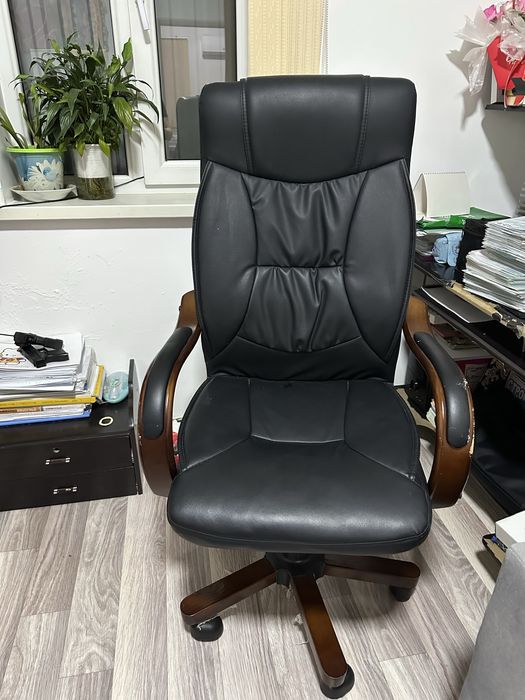 Продам офисный стул