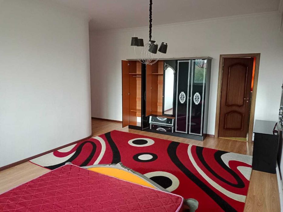 Продам 5 комн Яна Империя