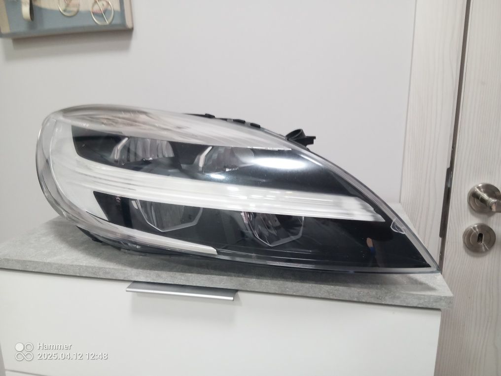 Десен full LED фар за volvo v40 2017 до 2020 година