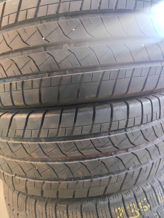 2бр.летни гуми 235/65/16C Bridgestone
