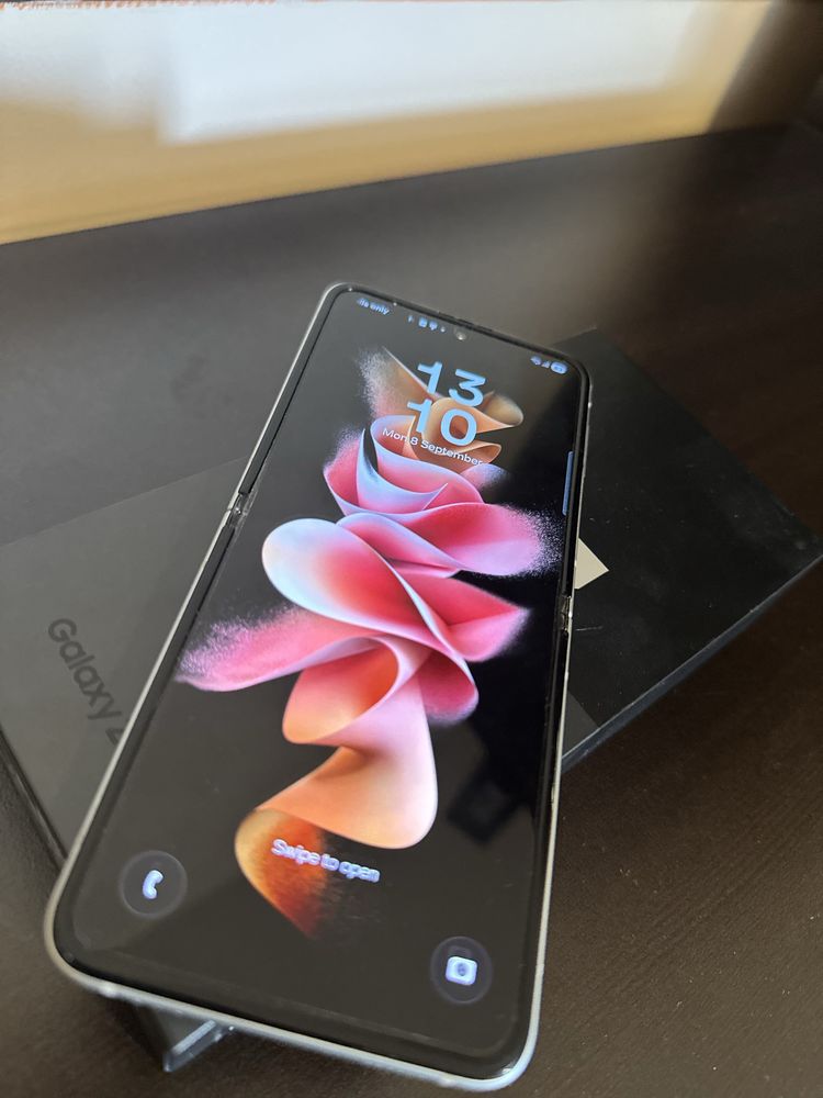 Samsung Galaxy Z flip 3
