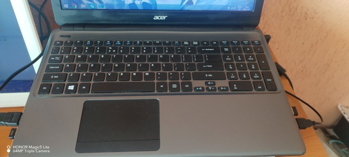 Laptop Acer .. HP...Del.