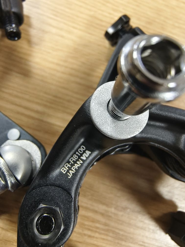 Комплект Шосейни Челюстни Спирачки: SHIMANO ULTEGRA BR-R8000/BR-R8100