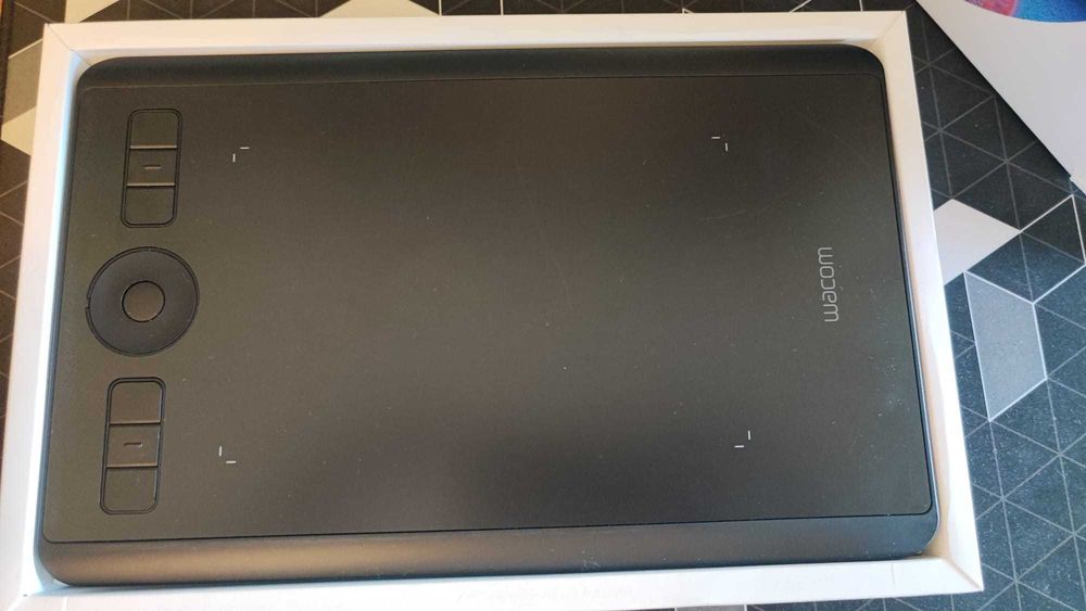 Tableta grafica Wacom Intuos Pro S, Bluetooth, Negru, Model PTH460K0B