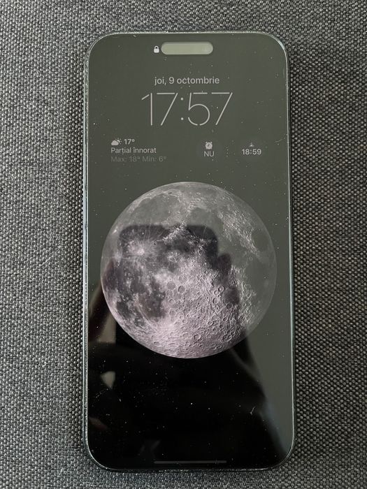 Vând urgent 16 pro Max , îl vând pentru ca vreau să îmi iau 17