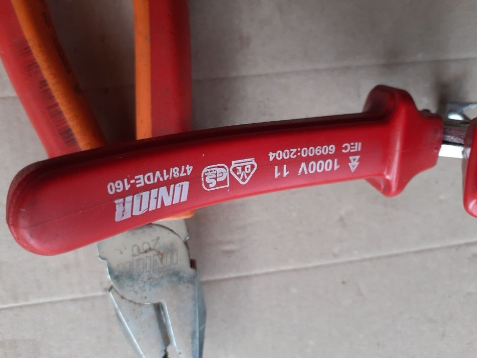 Cleștei Patent și Clește Dezizolat Unior 1000v italia