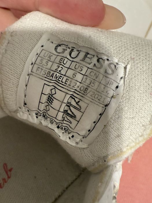 Маратонки Guess за момиче