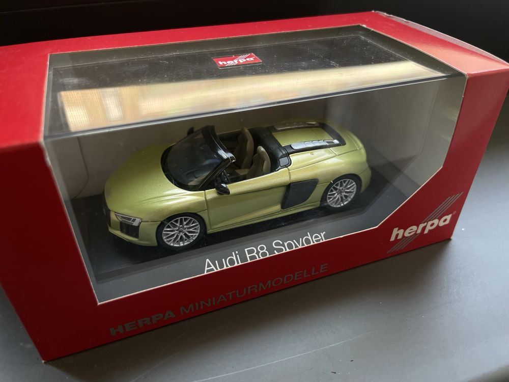 1:43 Audi R8 V10 Spyder - Herpa колекционерски модел 01/01