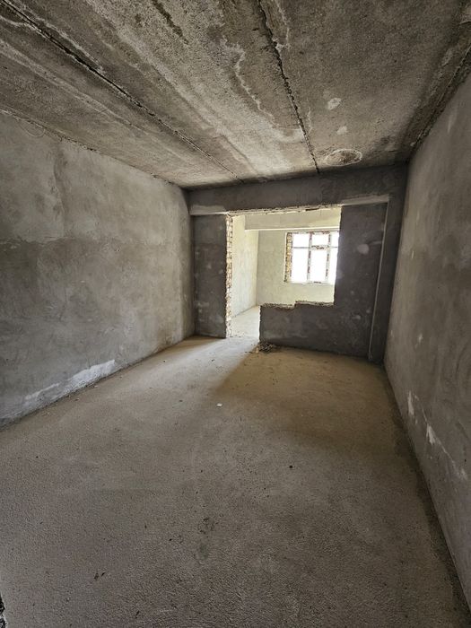 Karobka 1 xona 2 xona qilingan 68m²