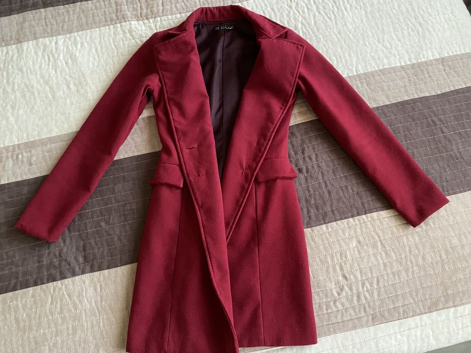Есенно палто в цвят бордо
