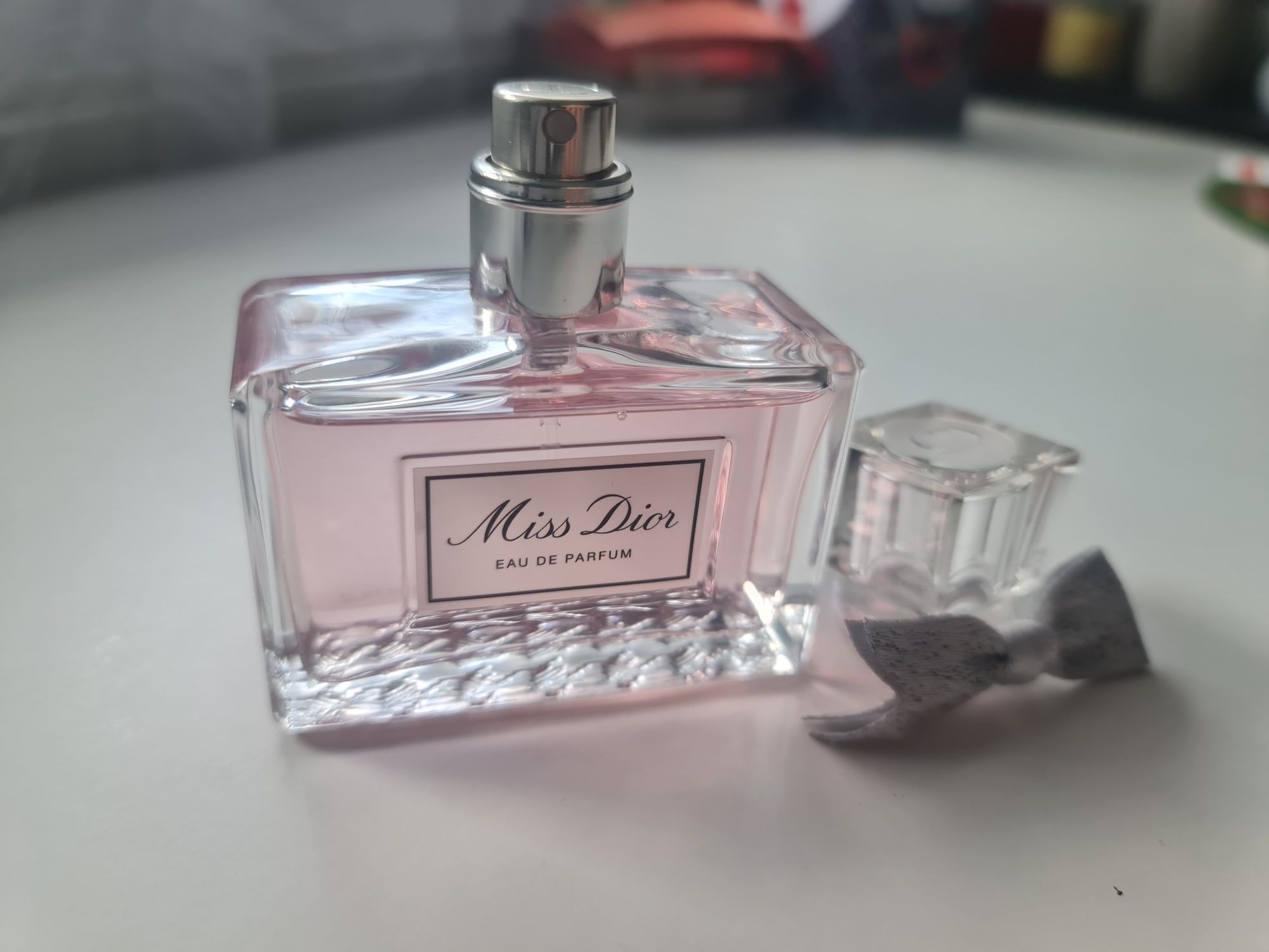 Apa de parfum Miss Dior