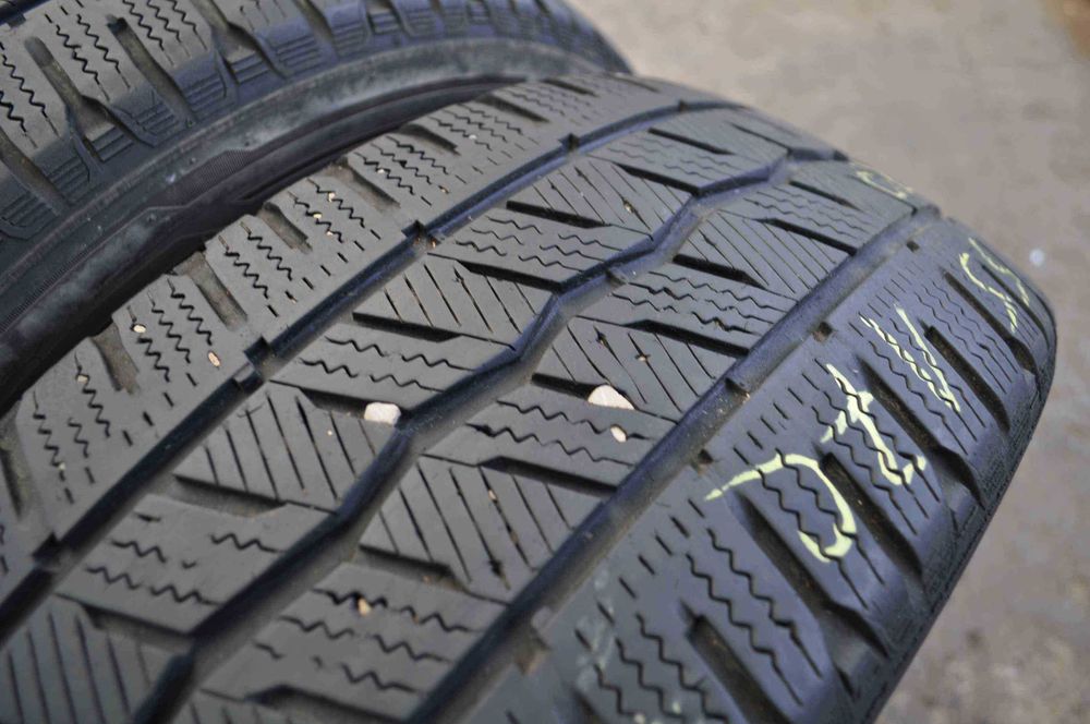 SET 2 Anvelope Iarna 225/55 R17C HANKOOK Winter Icept LV 109/107R