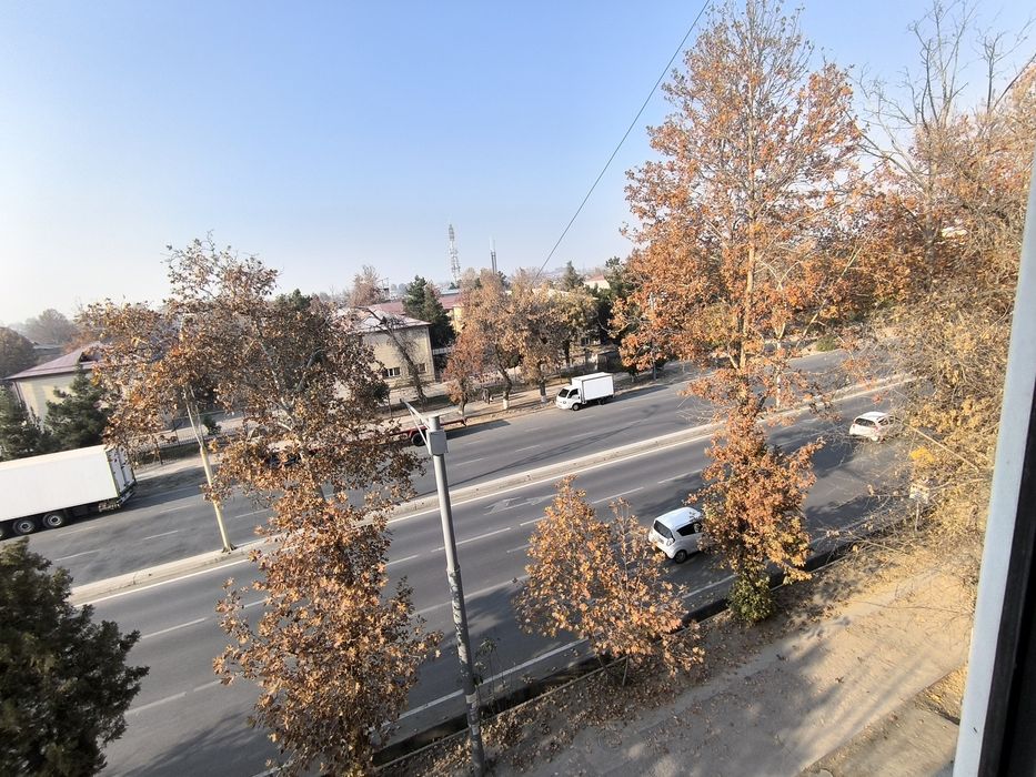 Продается квартира в центре города Янгиюля (Персидский).