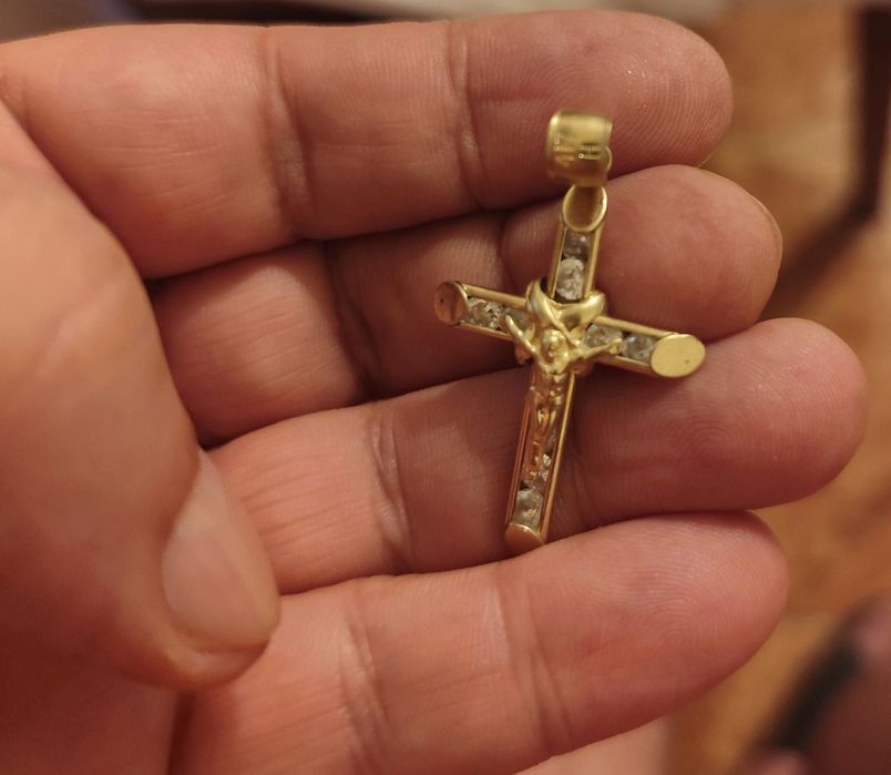 Cruciuliță aur deosebita, preț FIX!