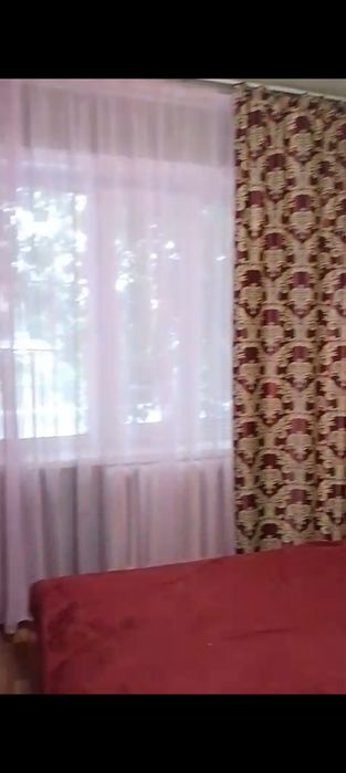 10 м  Абая 93 Срочно 2х ком 1 этаж полностью всё остаётся спалны