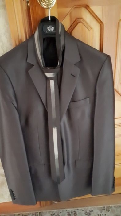 Мужской костюм кофейной цвета