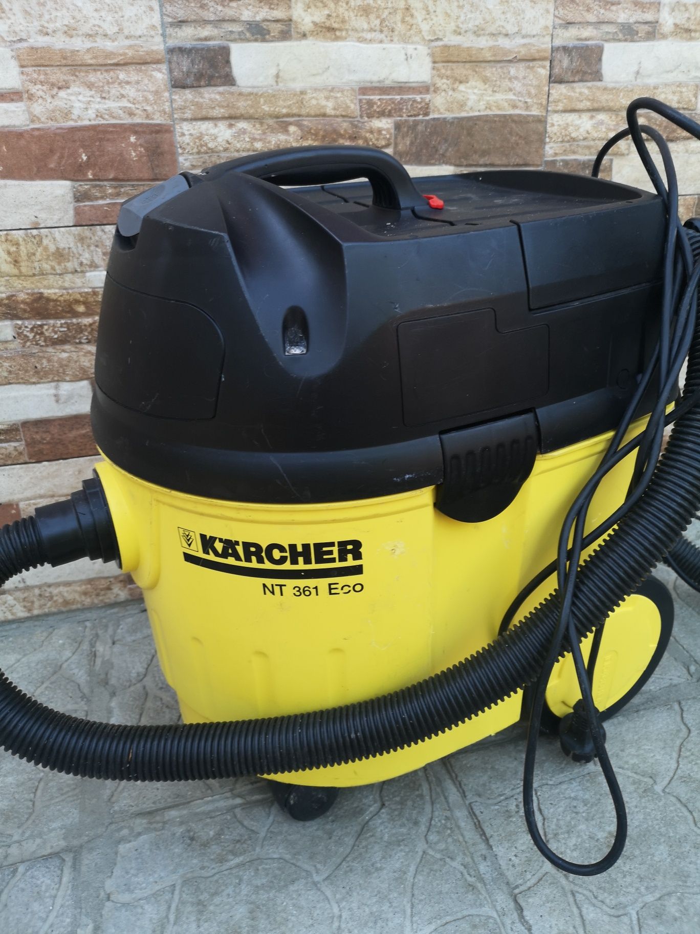 Прахосмукачка Karcher nt361 Тупалка СухоСтроителсво