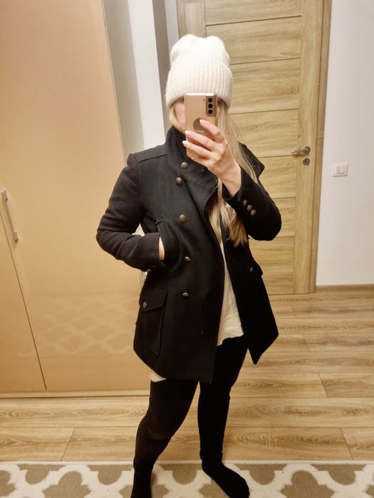Paltonas stil military negru Bershka L