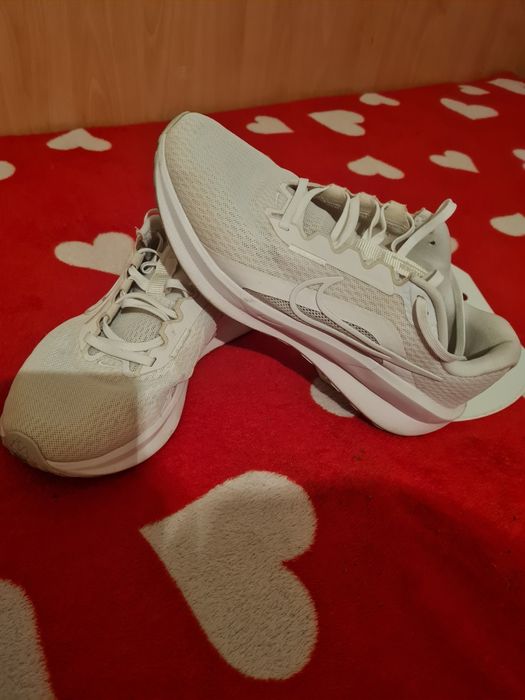 Vand schimb adidasi firma adidas