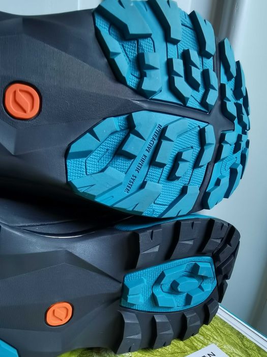Нови мъжки туристически обувки Scarpa Rush Mid GTX - номер 43