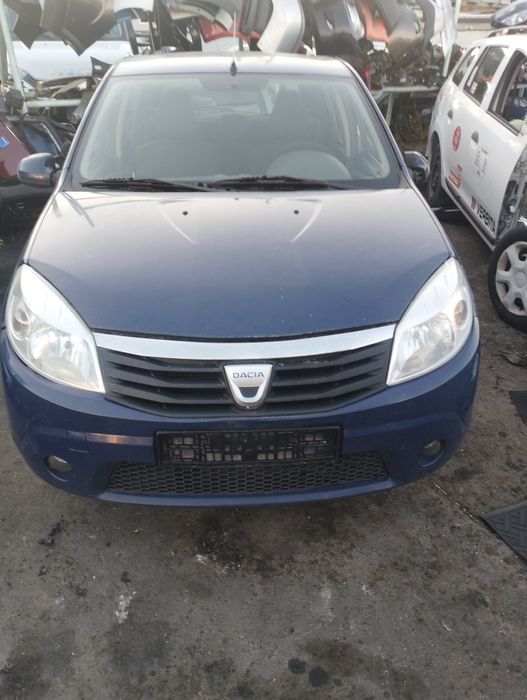 Capota bara fata far aripa Dacia Sandero