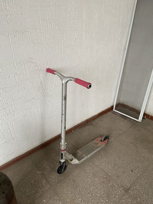 Трюковой парковый самокат