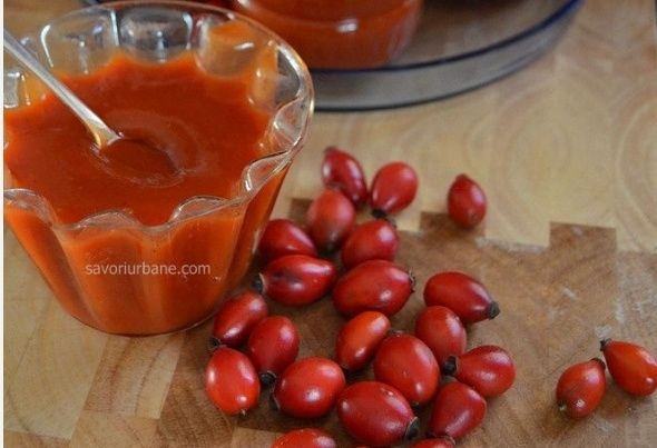 Vând dulceața de măceșe