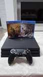 Playstation 4 Pro с джойстик и 2 игри